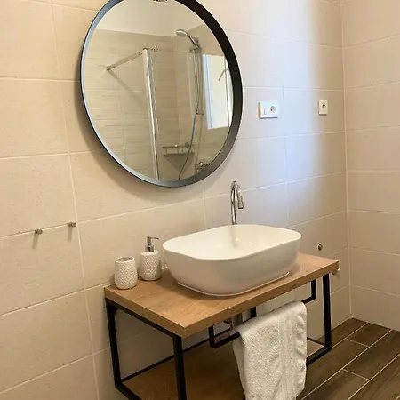 Stone & Salt Getaway Simuni